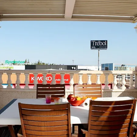 Charming Upper Bungalow With Terrace And Communal Pool In Torrevieja Apartment